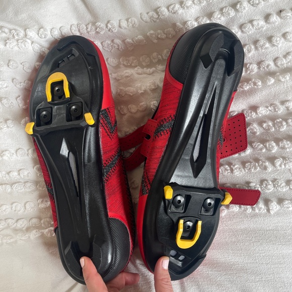 Red Cycling Shoes with Black Accents, size 48/14, worn twice, peloton pedals - Picture 3 of 10